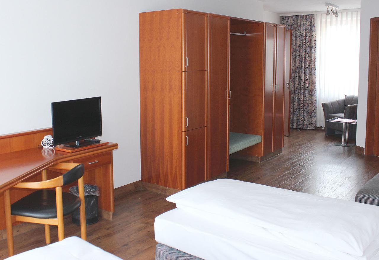 Altstadthotel Brauereigasthof Winkler Берхинг Экстерьер фото